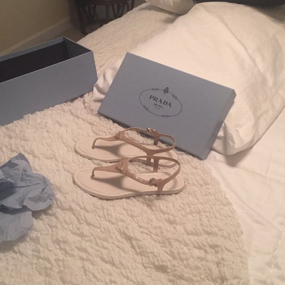 Authentic Prada flat - Picture 3 of 3